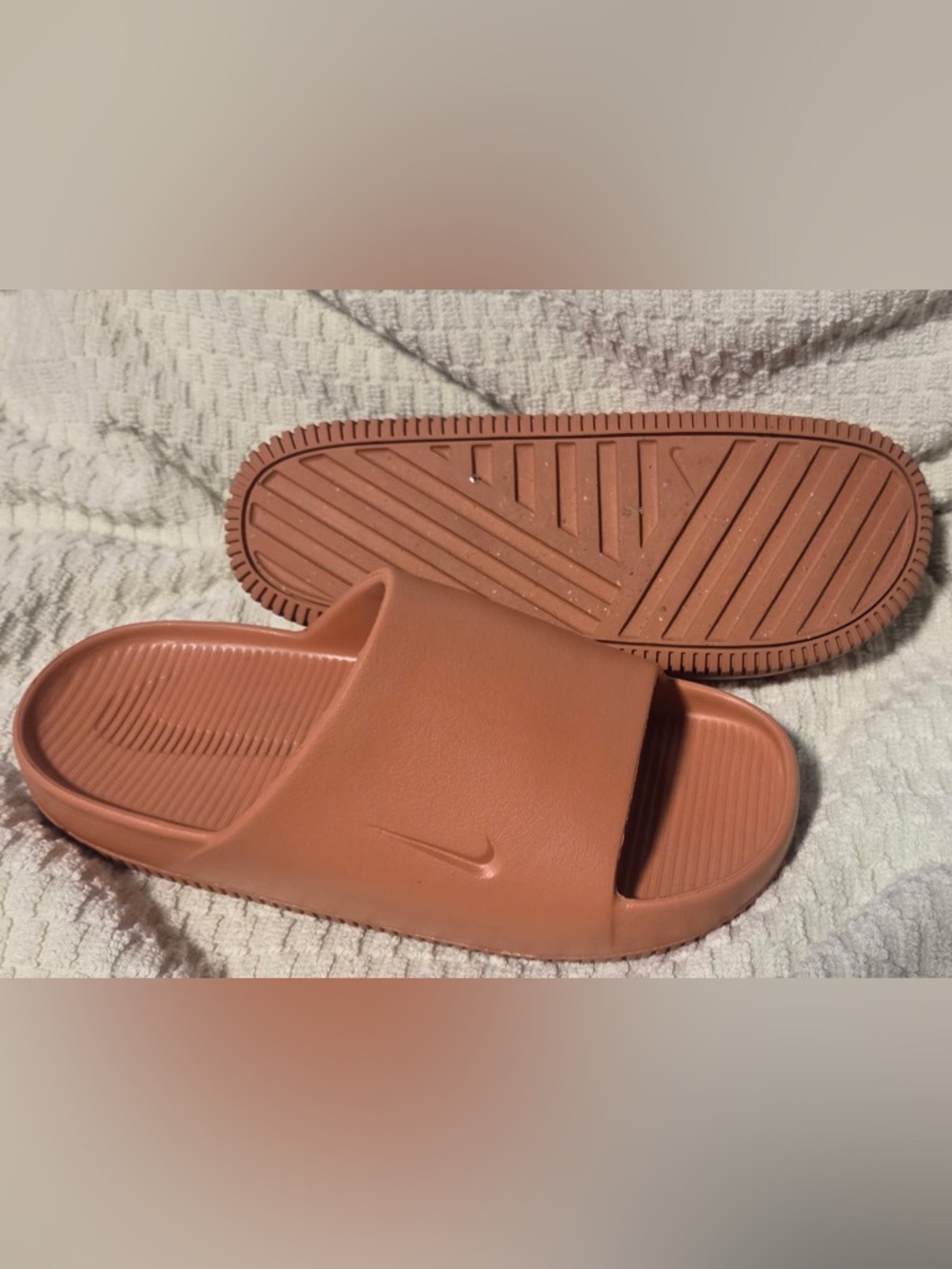 Nike Men’s Slide Sandals in Terracotta